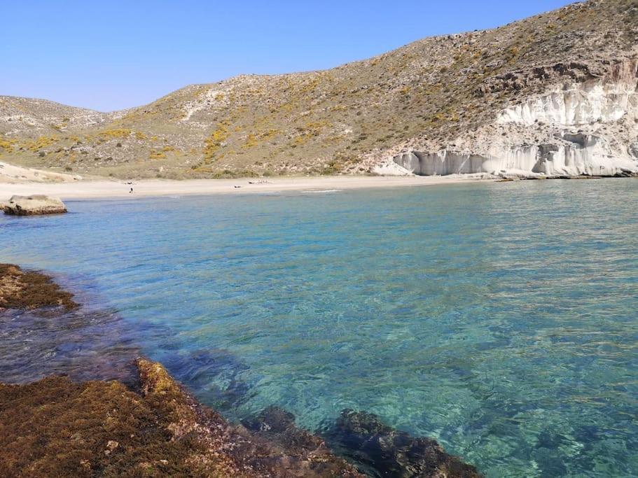 Апартаменты El Playaiso De Aguamarga Агуа-Амарга Экстерьер фото